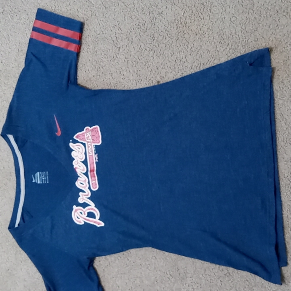 Braves Nike women's V-neck tee. Sz S